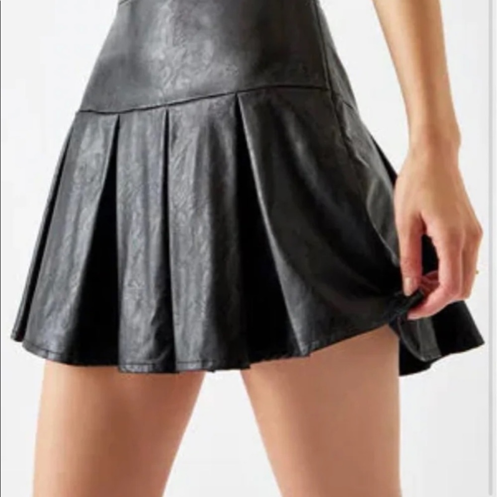 Faux leather pleated skirt